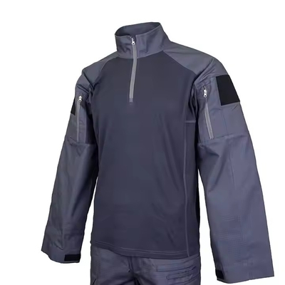 Bộ đồ chiến thuật nhiều túi zip trong màu xanh đậm với logo tùy chỉnh