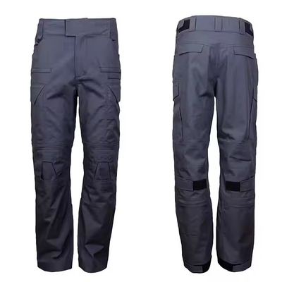 Bộ đồ chiến thuật nhiều túi zip trong màu xanh đậm với logo tùy chỉnh