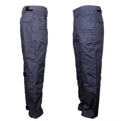 Bộ đồ chiến thuật nhiều túi zip trong màu xanh đậm với logo tùy chỉnh