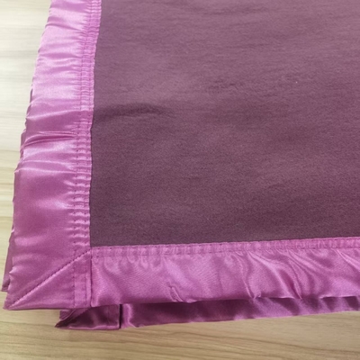 Chăn chiến thuật kiểu quân sự bằng vải pha nylon và cotton, có lớp lót tháo rời để dễ dàng vệ sinh